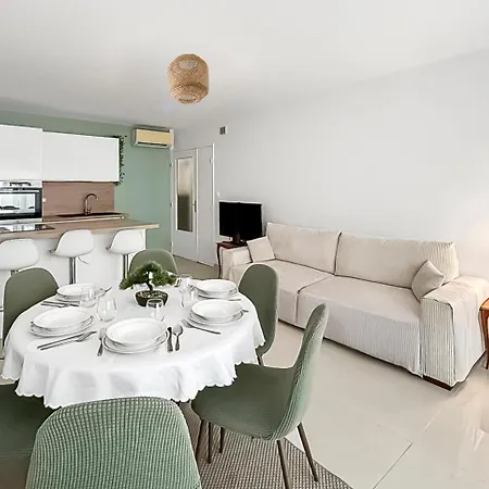 Evasion Douce En Centre-ville De St-raphael