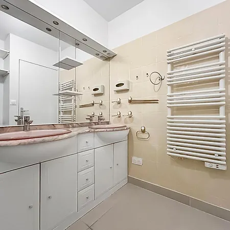 Evasion Douce En Centre-ville De St-raphael