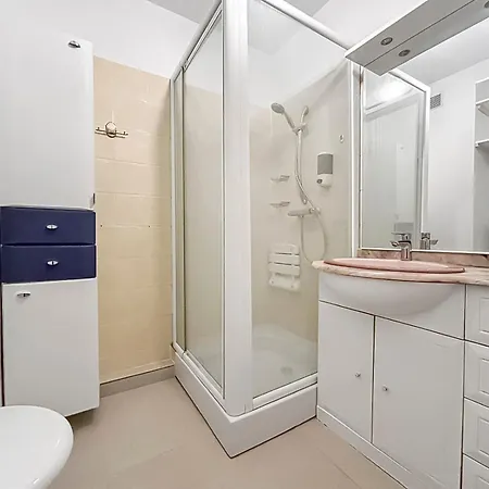 Апартаменты Evasion Douce En Centre-ville De St-raphael Сен-Рафаэль