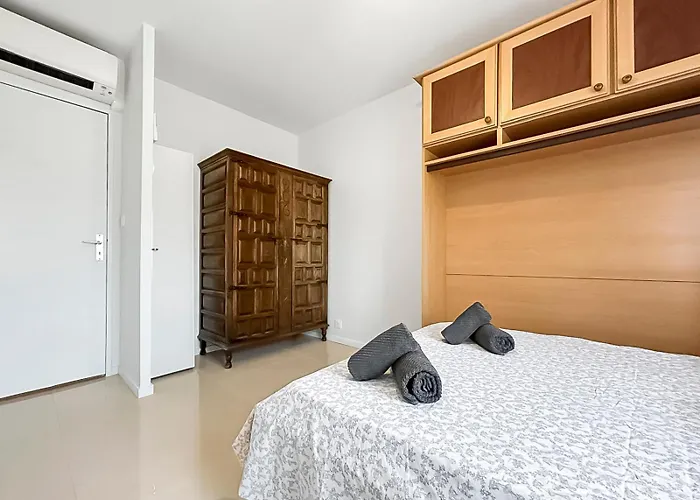 Daire Evasion Douce En Centre-ville De St-raphael *