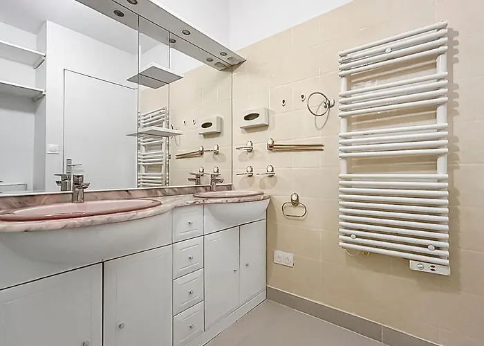 Evasion Douce En Centre-ville De St-raphael